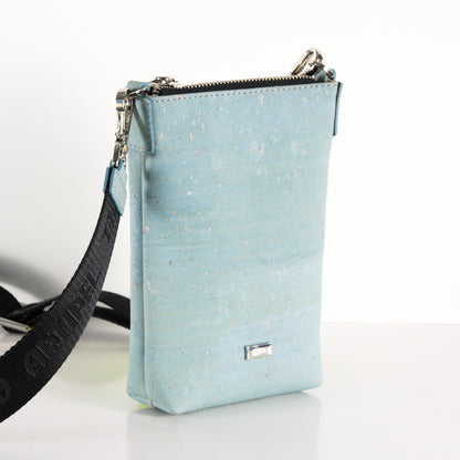 Kork Handytasche zum Umhängen Version hellblau Marke Artipel
