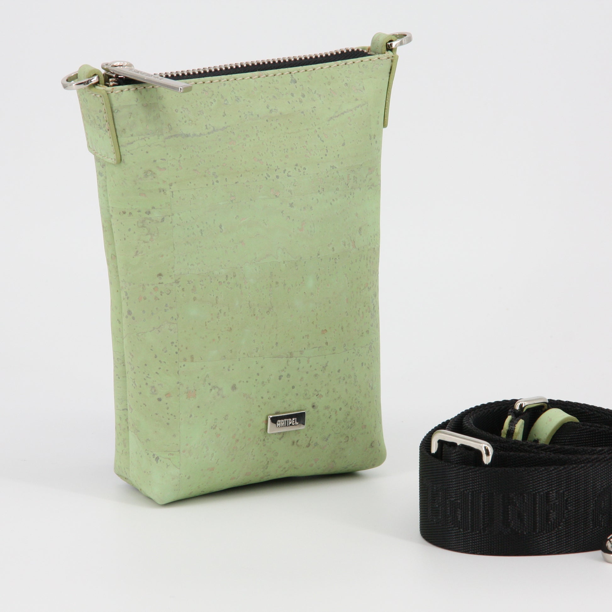 Kork Handytasche zum Umhängen Version hellgrün Marke Artipel